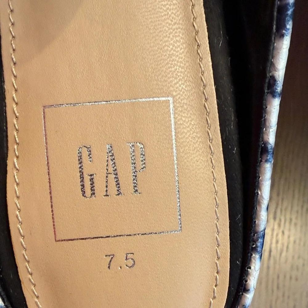 GAP Blue and White Snake-Print Slip-On Mules - Picture 2 of 11